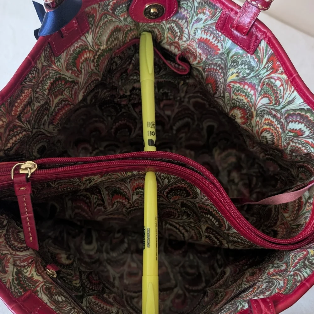 *SOLD* NWT Dooney & Bourke Women's Red Embossed Leather Medium East West Tote - Picture 12 of 17